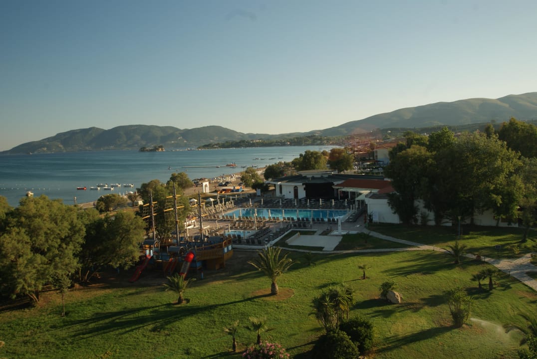 Widok z dachu budynku glownego Domes Aulūs Zante, Autograph Collection