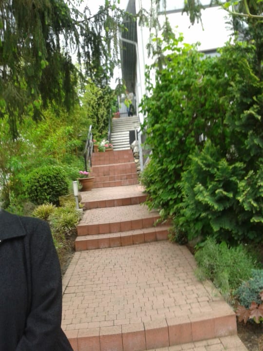 Treppen zum Eingang Hotel Brunnenhof