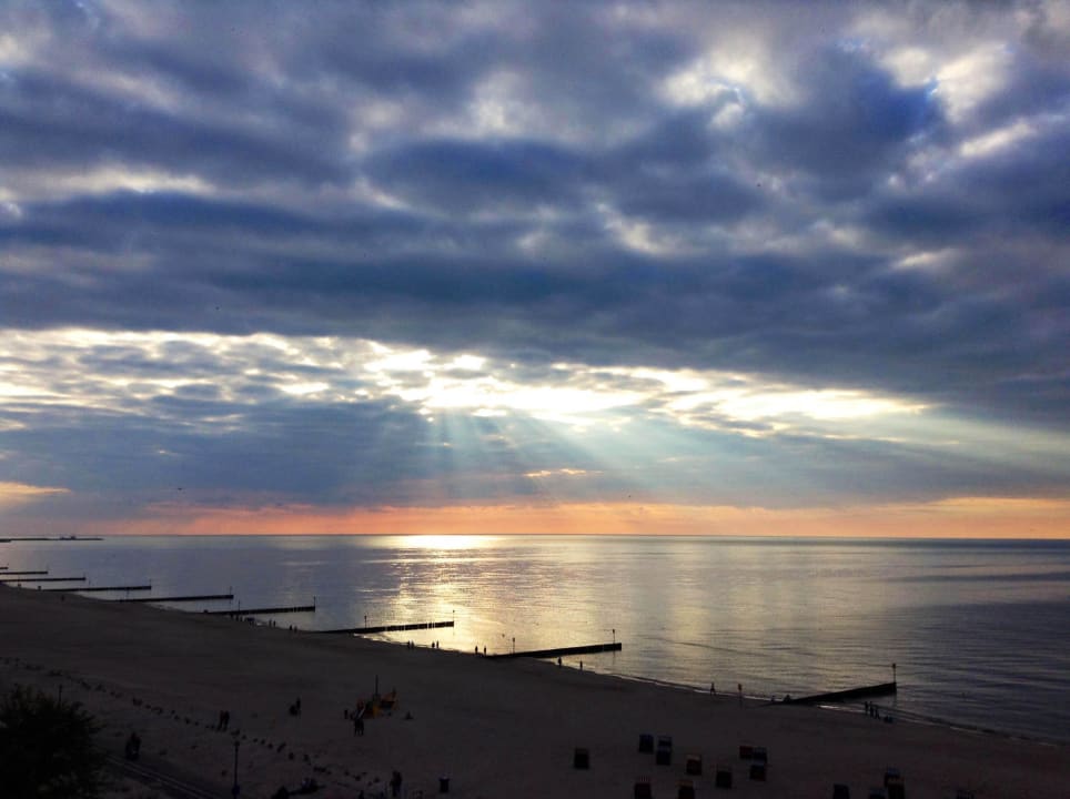 Sonnenuntergang im September Marine Hotel by Zdrojowa