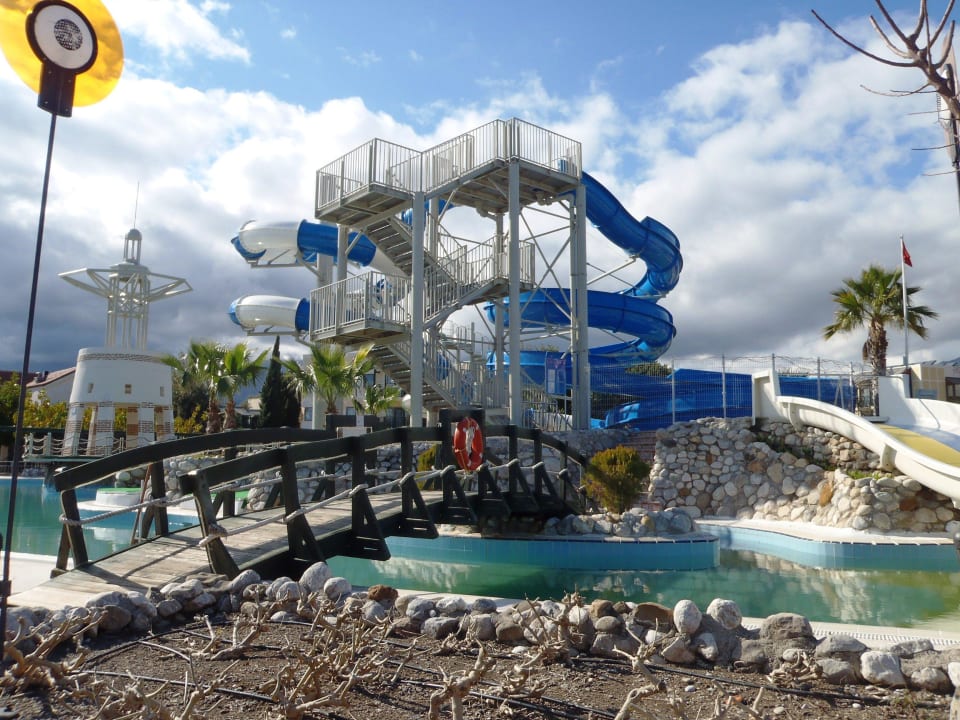 Übergang zu den Rutschen Limak Limra Hotel & Resort