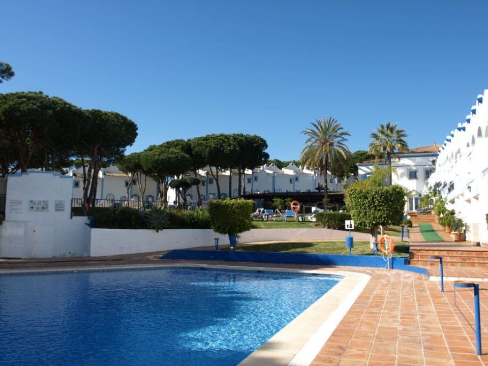 Hotelanlage mit Pool Hotel VIME La Reserva de Marbella