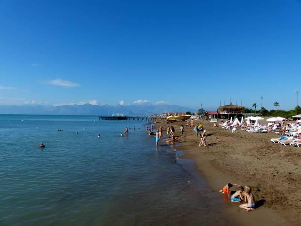 Strand Hotel Miracle Resort