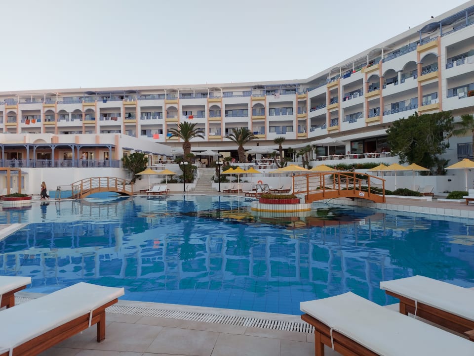 Außenansicht Hotel Serita Beach