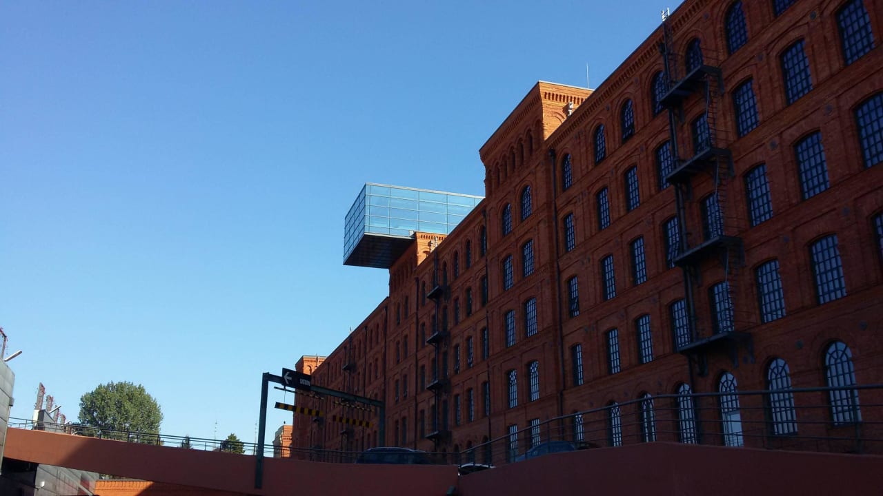 Na szczycie przeszklony basen Vienna House Andel's Lodz