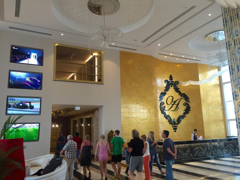 Rezeption  Azura Deluxe Resort & Spa Hotel