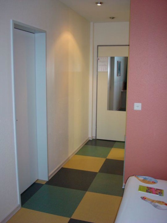 Eingangsbereich Doppelzimmer Ibis Kriens ibis Hotel Luzern Kriens