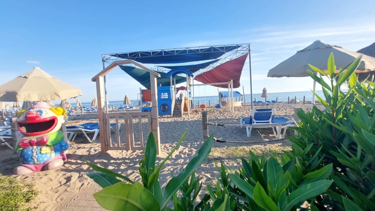 Strand Sunrise Resort Hotel