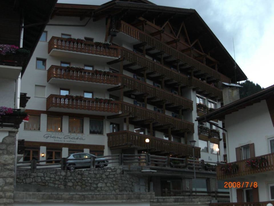 Aussenansicht-Vorderseite Hotel Gran Ciasa