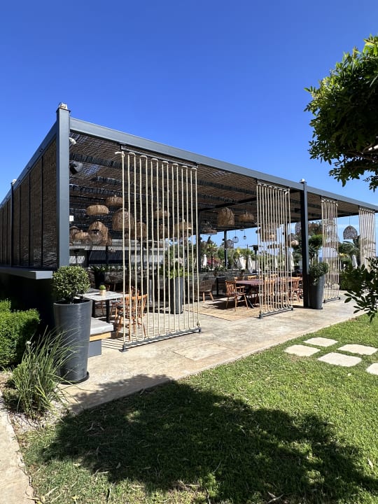 Gastro Crystal Springs Beach Hotel