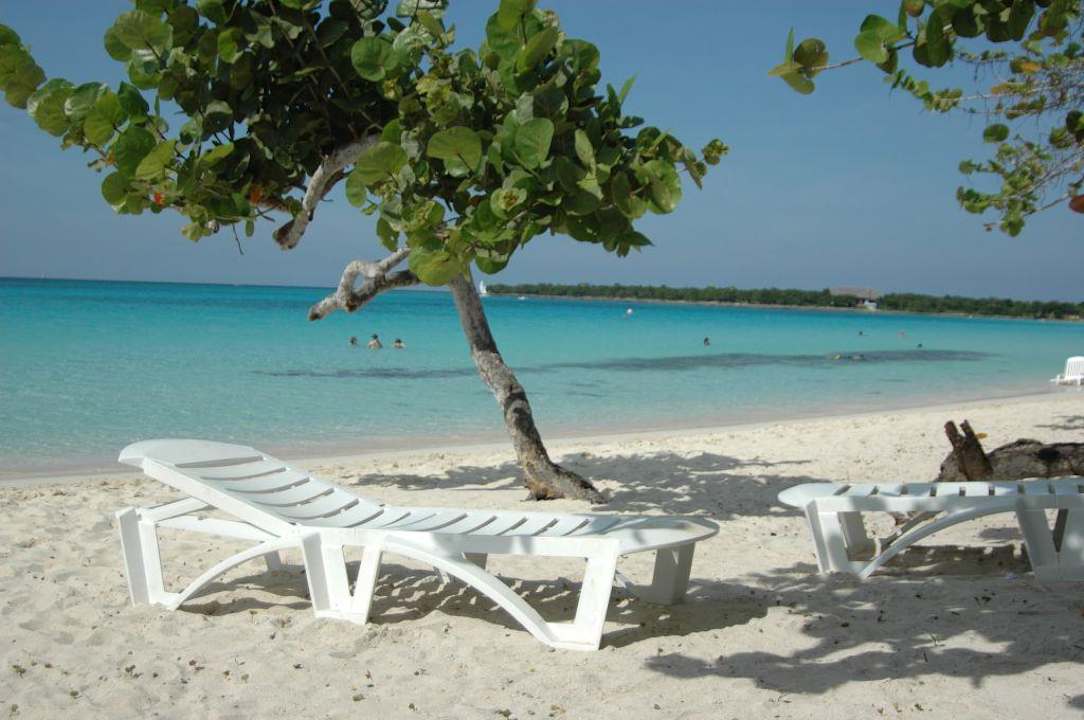 Strand Hotel Playa Pesquero