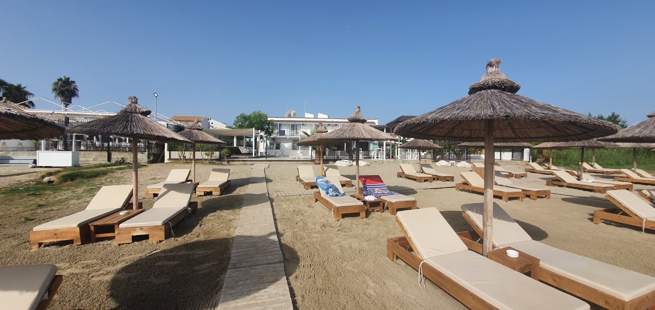 Strand Ammos Apartments