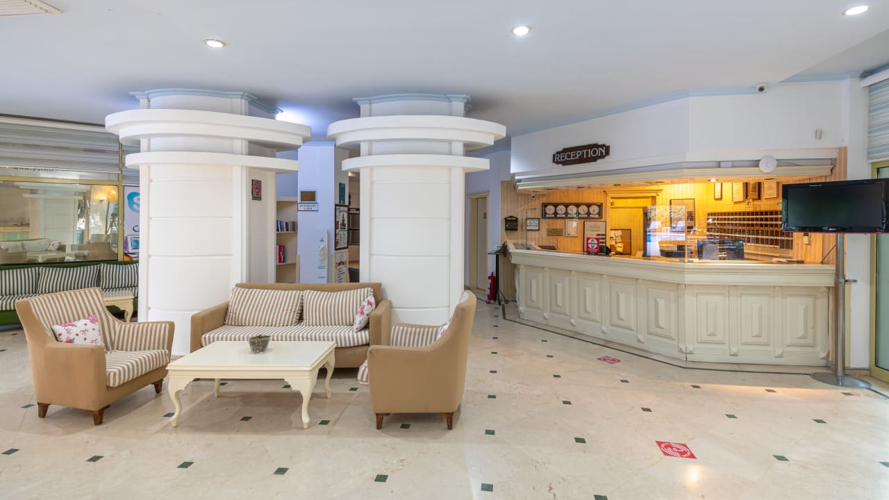Lobby Hotel Grand Faros