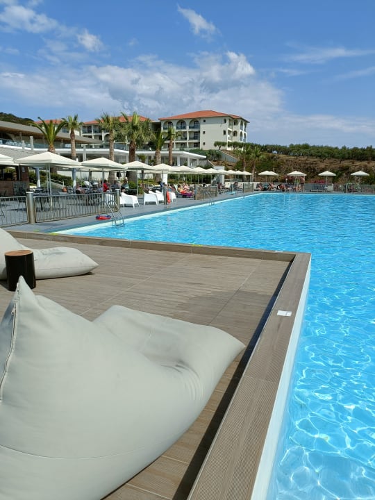 Pool Akrathos Beach Hotel