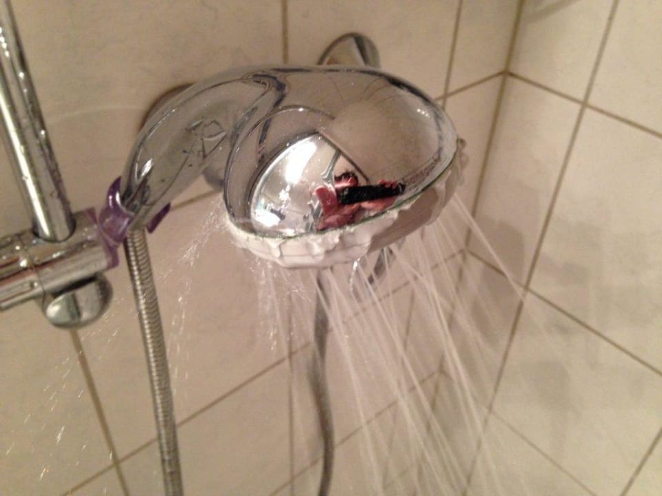 Defekter Duschkopf Hotel Kreuz