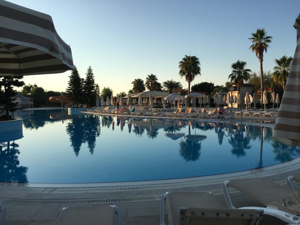 Pool Side Star Resort