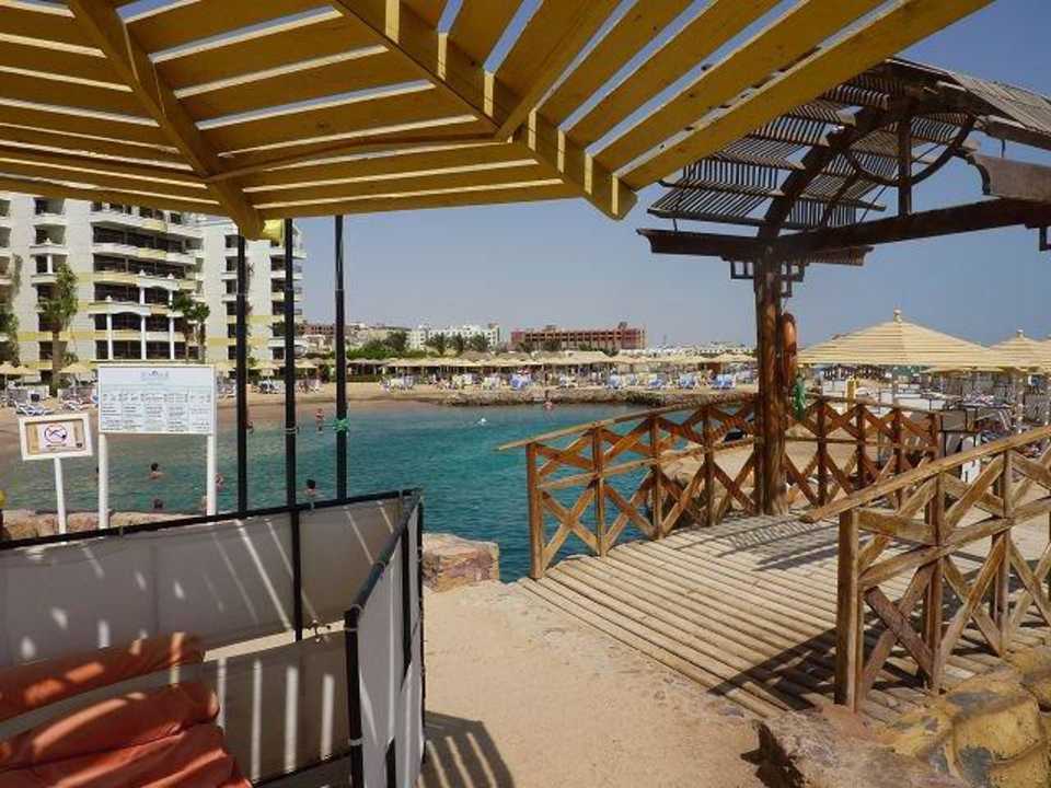 Richtung Hotel/ Strandbar SUNRISE Holidays Resort (Adults Only)