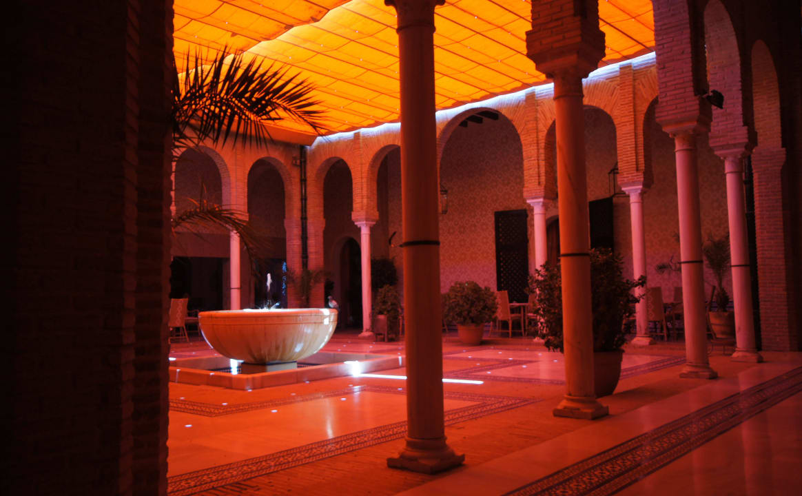 Patio Hotel Parador de Carmona