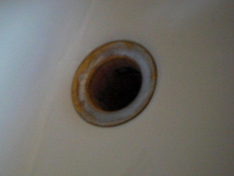 Verrosteter Waschbeckenabfluss Hotel New