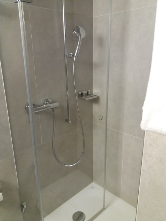 Zimmer Züri by Fassbind