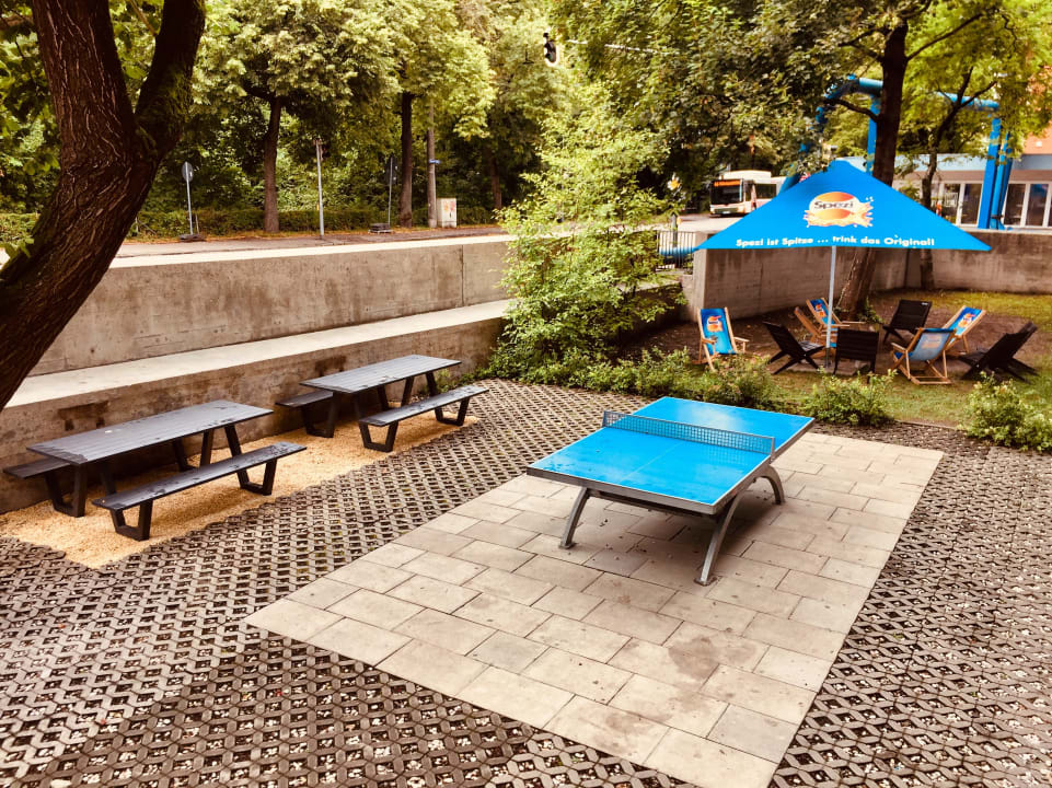 Gartenanlage Jugendherberge Augsburg & Hostel SLEPS