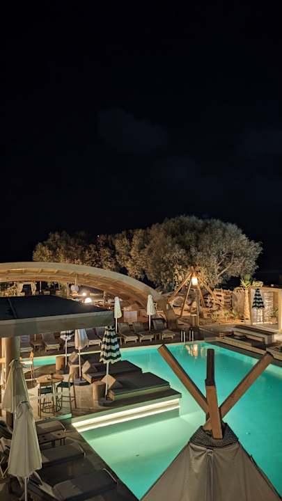 Pool Enorme Teatro Beach Resort