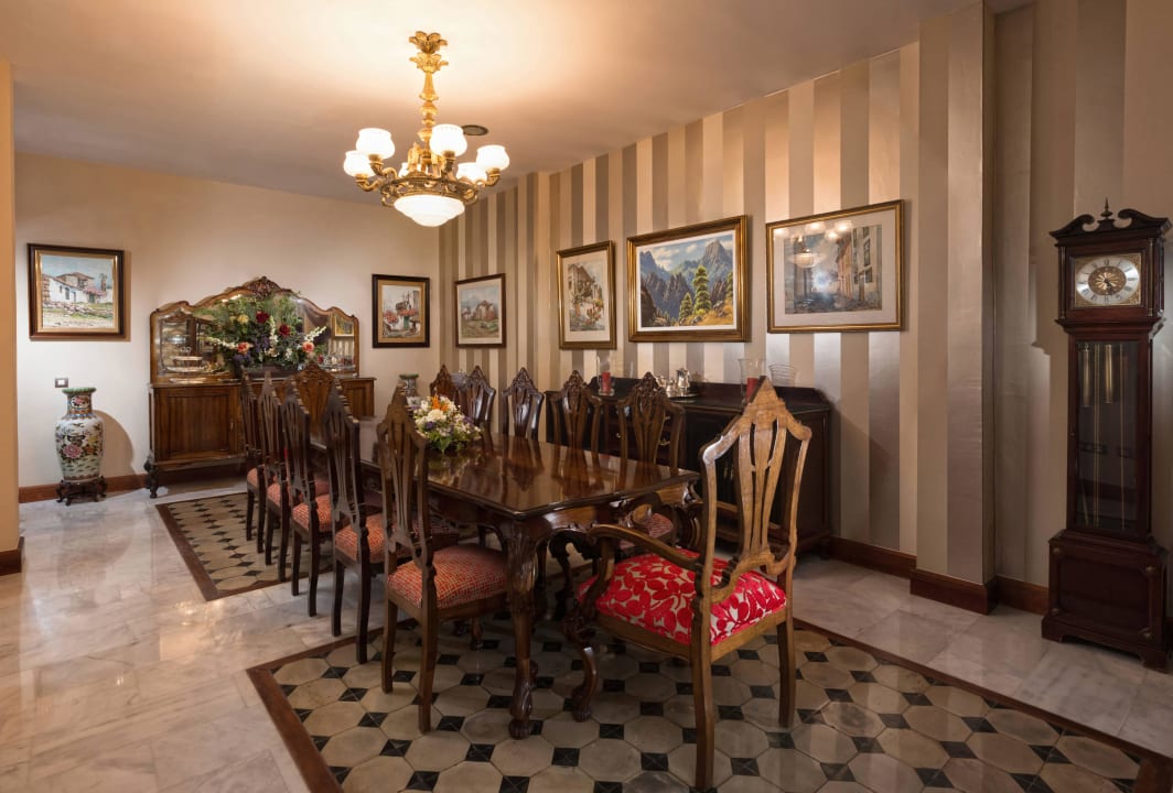 Salon para eventos, comidas y cenas privadas MC San Agustín