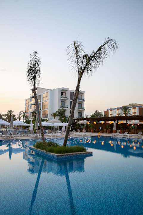 Pool Oricon Coast Luxury Resort