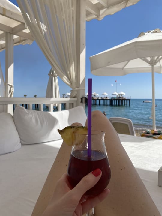 Strand Royal Wings Hotel