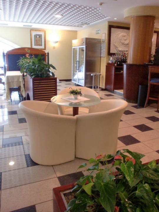 Teil des Restaurant Aparthotel Holiday