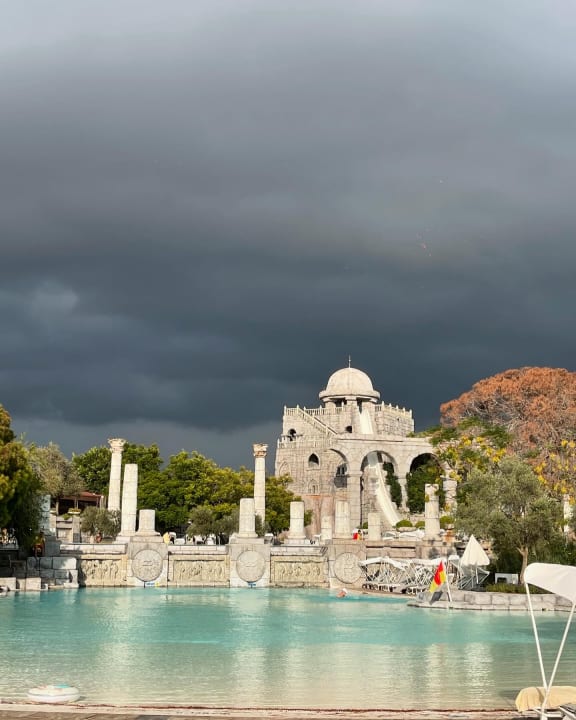 Pool Xanadu Resort Hotel