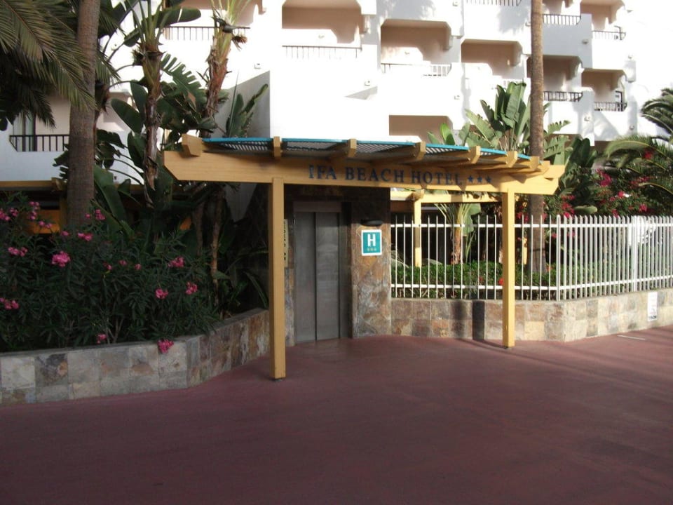 Eingangsbereich des Hotels Corallium Beach by Lopesan Hotels - Adults only