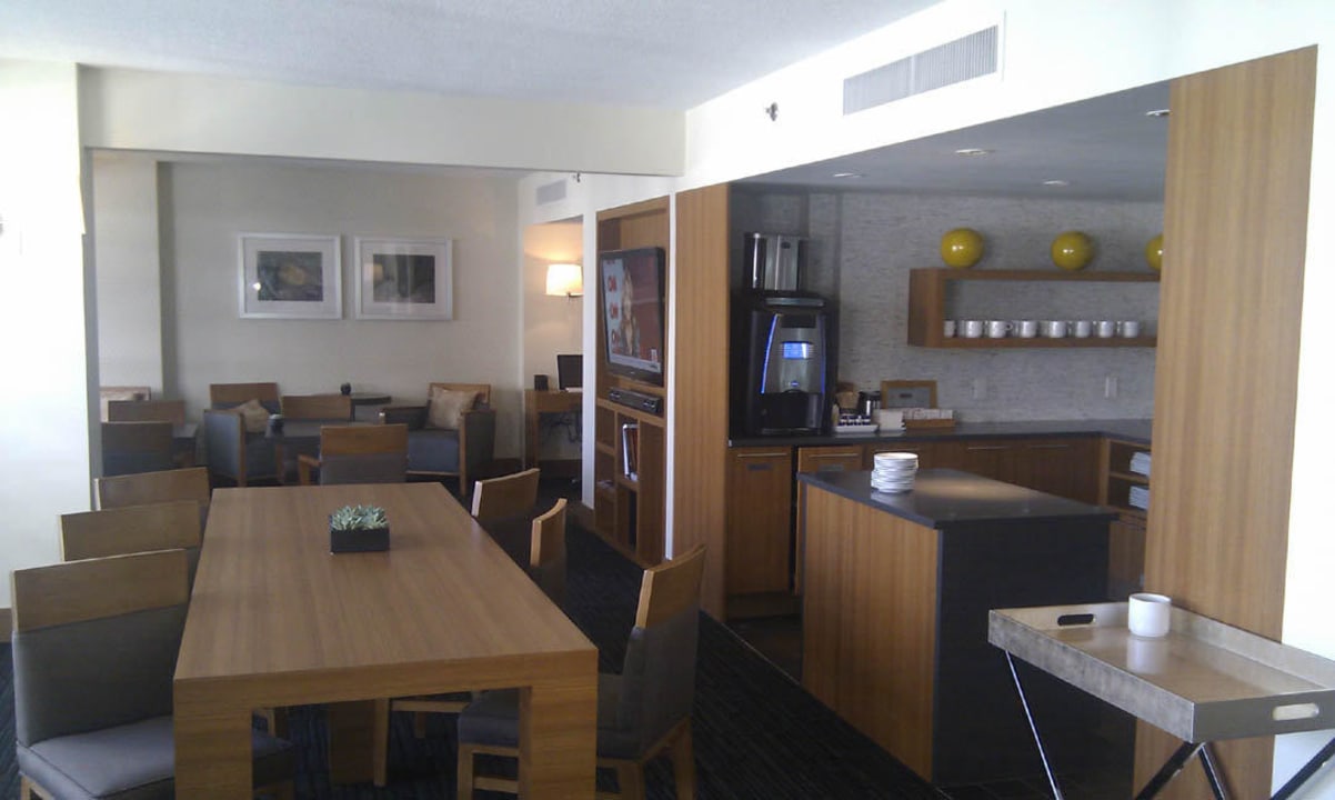 Regency Club Lounge Hotel Hyatt Regency Vancouver