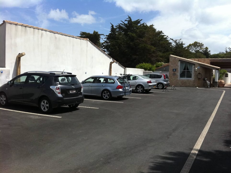 One the car park Hotel Restaurant & SPA Plaisir - Ile de Ré