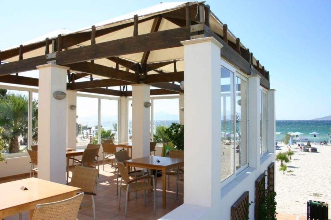 Pavillion der Beachbar des Marmari Beach Hotels Atlantica Marmari Beach