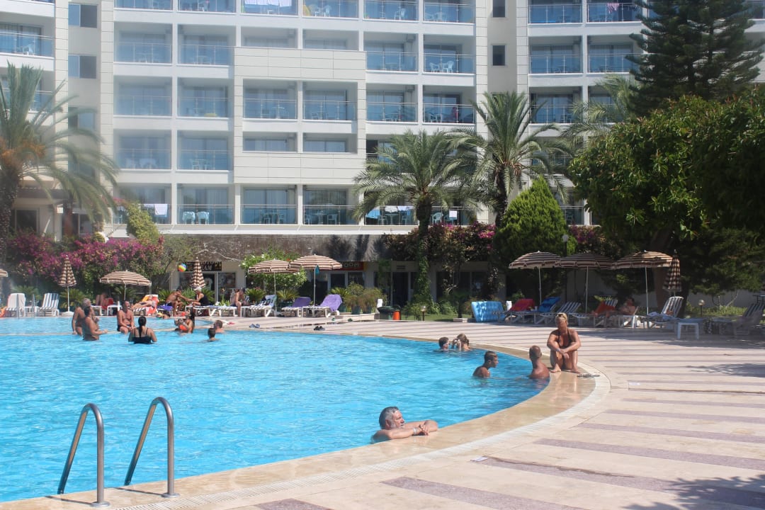 Sehr schöne Poolanlage Top Hotel