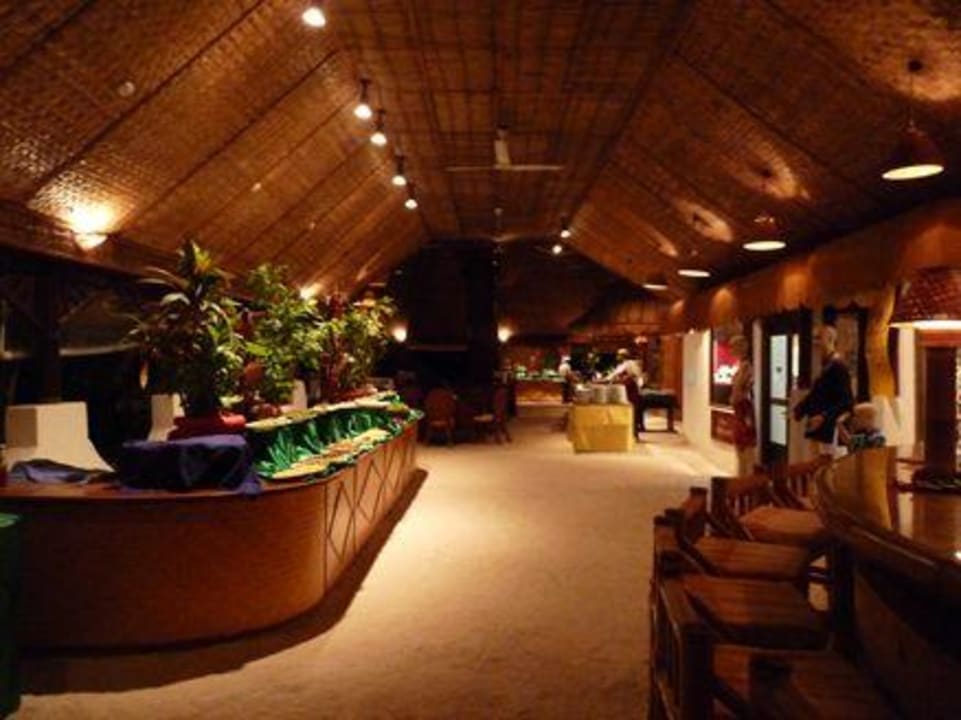 Blick ins Restaurant Thulhagiri Island Resort