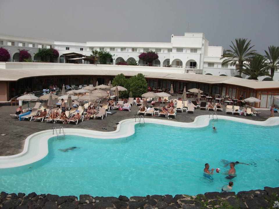 Großer Pool Relaxia Olivina