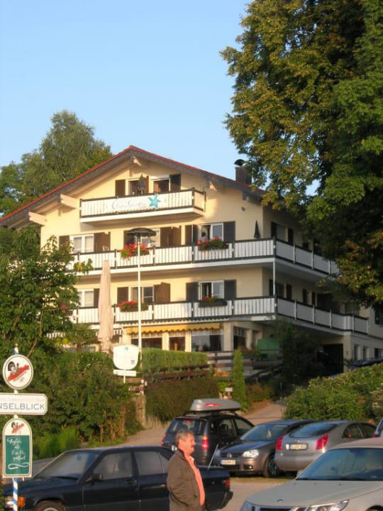 Von der Morgensonne beschienen Ferienresidenz Chiemseestern