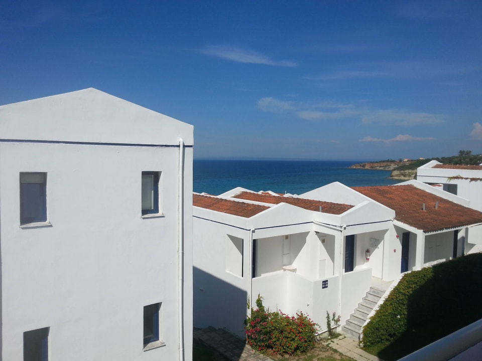 Widok na morze z ostatnich pięter AluaSoul Zakynthos - Adults only