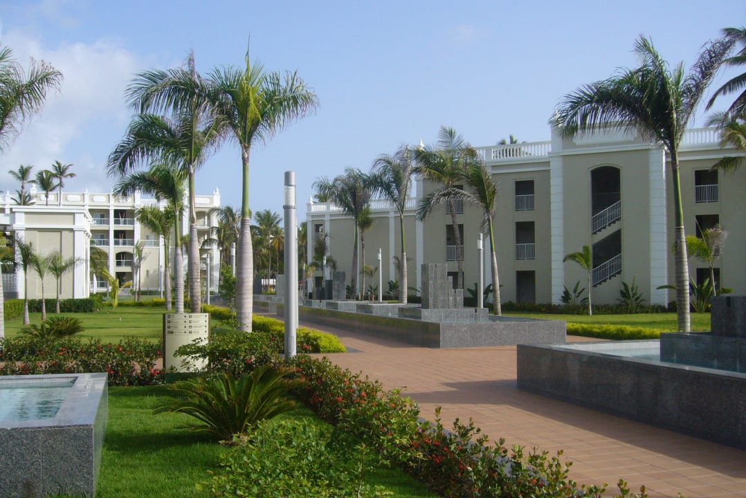 Территория Hotel Riu Palace Bavaro
