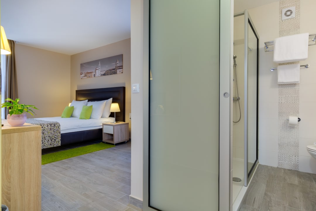 Zimmer Hotel Pinija