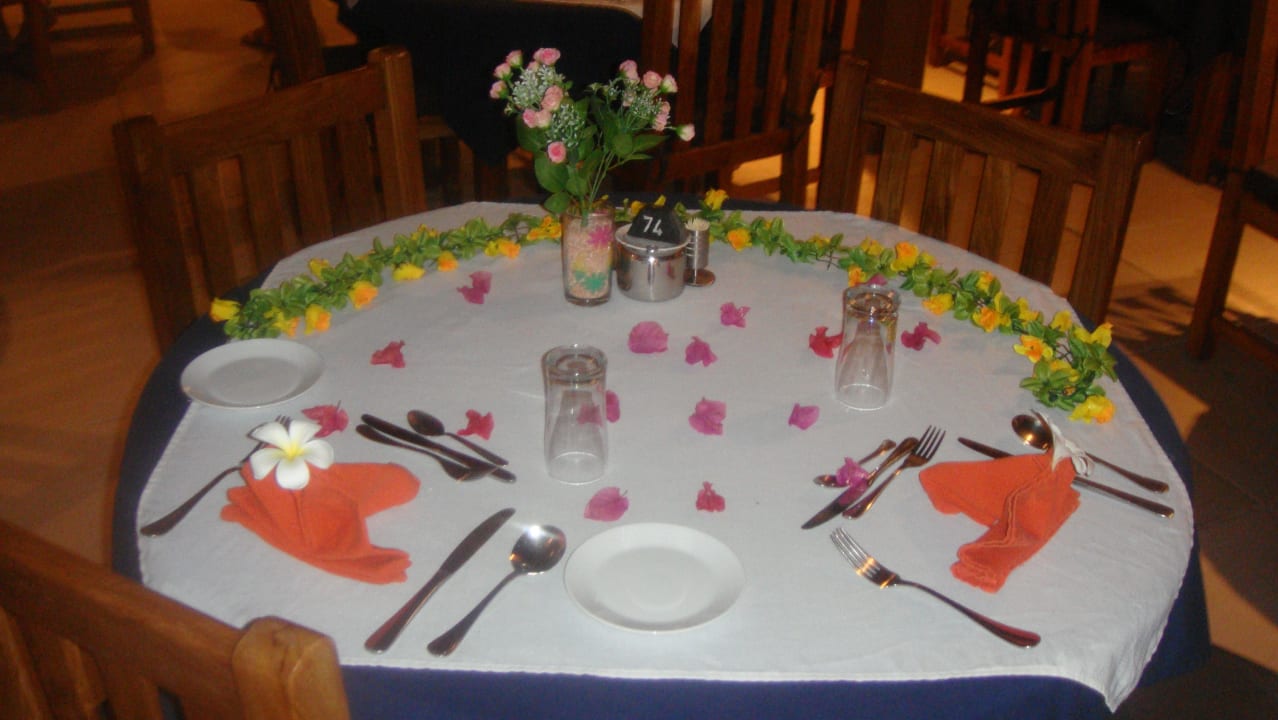 "Letzter Tag"-Tisch Embudu Village