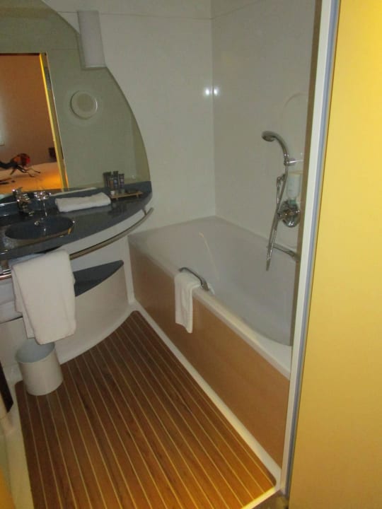 Bad Novotel Suites Wien City Donau