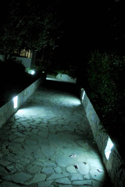 Bei Nacht Hersonissos Maris