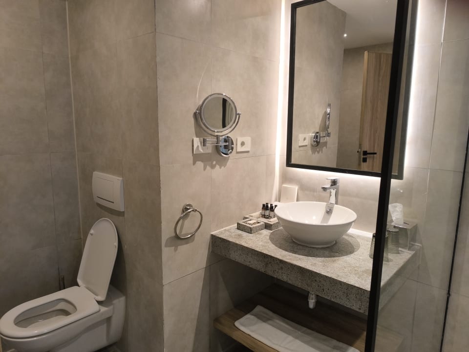 Zimmer Serry Beach Resort