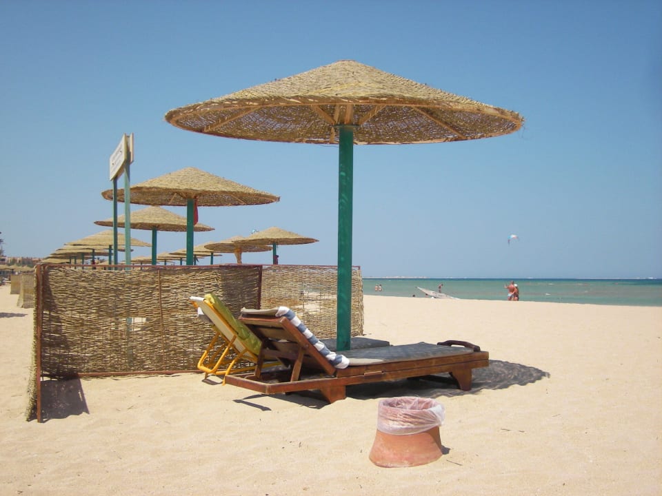 Wunderschöner Strand mit herrlichem Wasser  Shams Safaga Resort