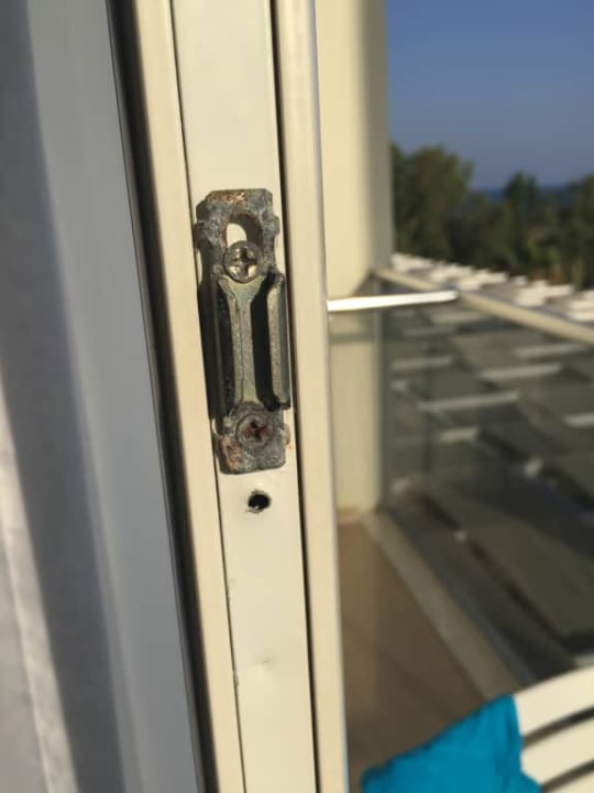 Drzwi na balkon nie zamykaly sie. Seaden Sea Planet Resort & Spa