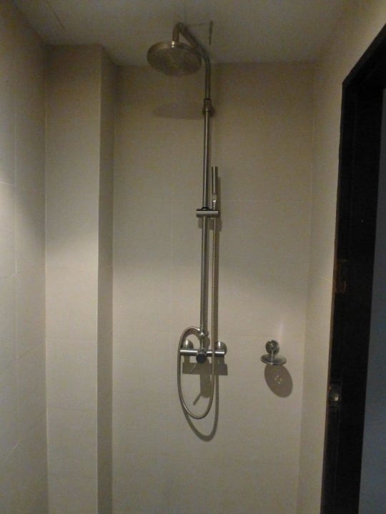 Dusche im Deluxe River View Room Nr. 414 Hotel Serene at Chiang Rai