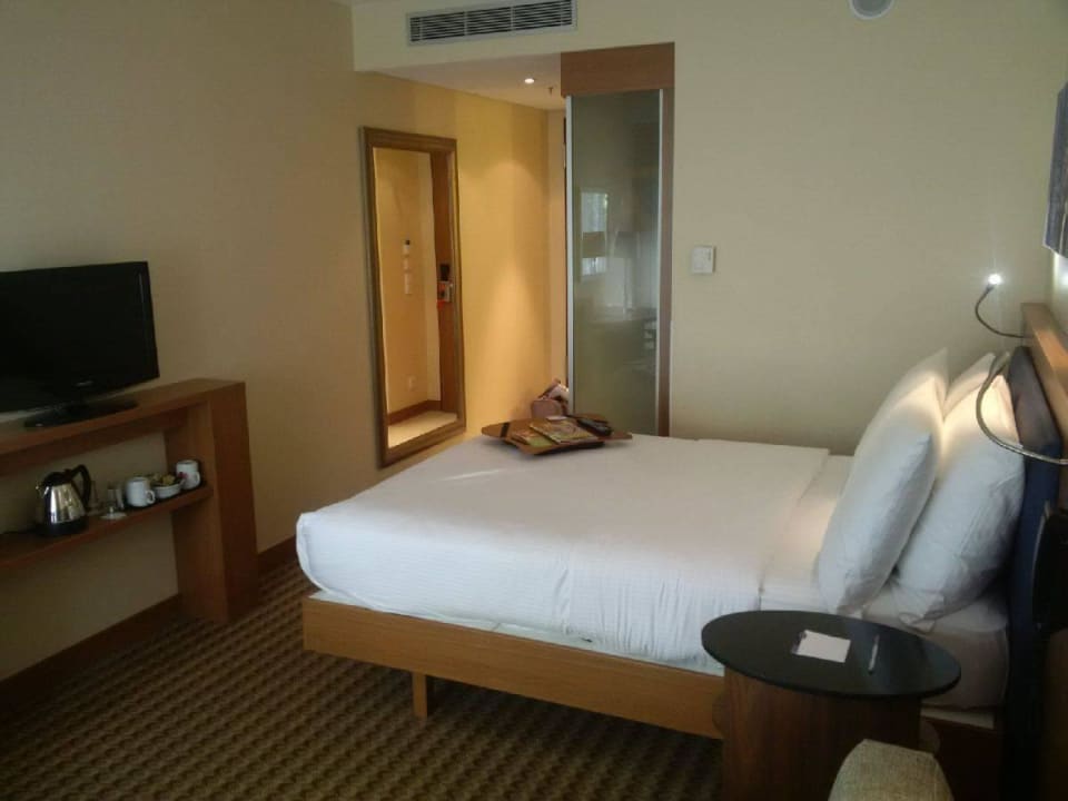 Zimmer Hampton by Hilton Berlin City West