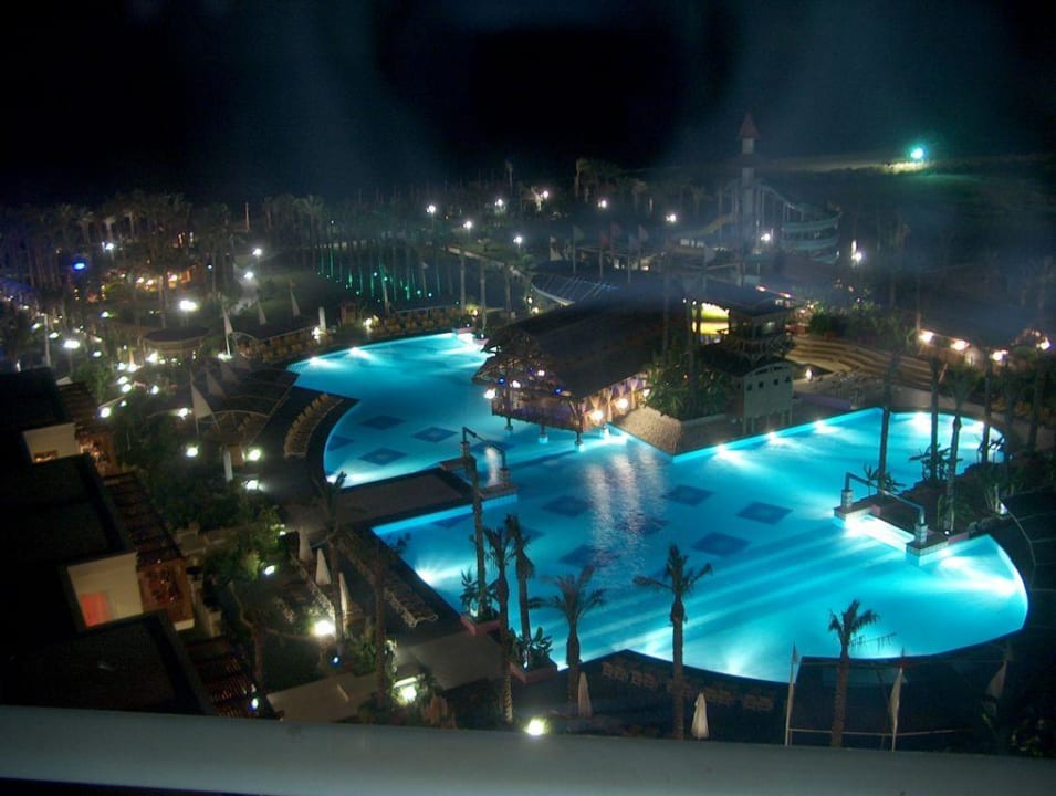 Pool am Abend Hotel Delphin Diva